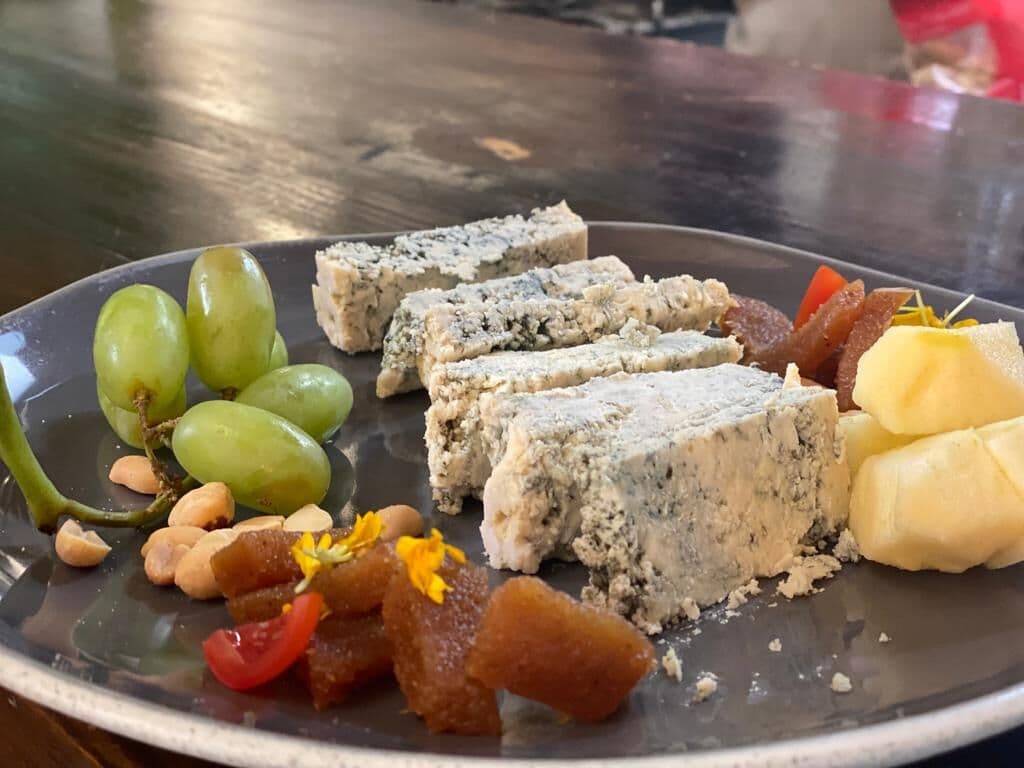 Queso Cabrales servido en El Llagar de Trascorrales
